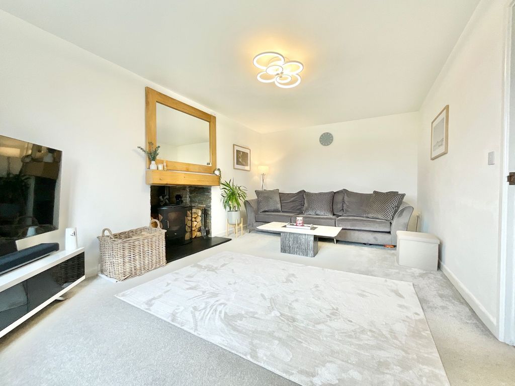 Property photo 3 of 33