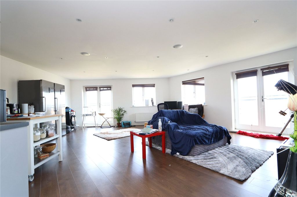 Property photo 2 of 13 Picture No. 11