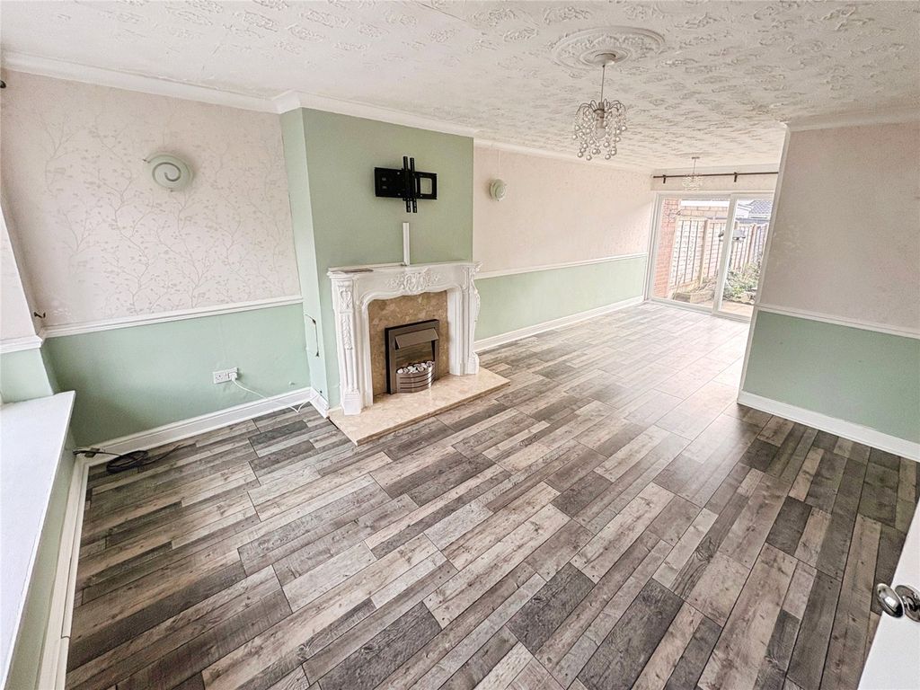 Property photo 3 of 11 Living Room