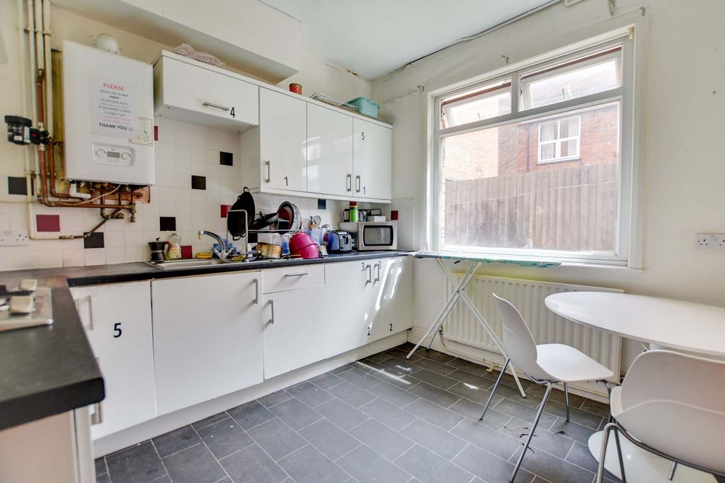 Property photo 2 of 11