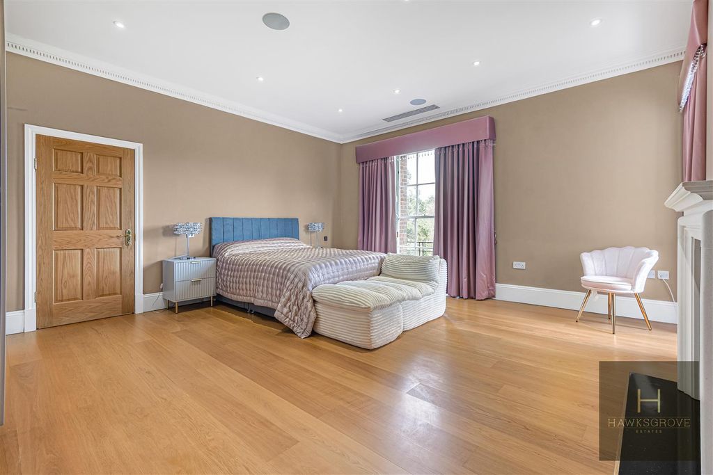Additional image 24 of 9 bed detached house to rentHadley Green Road, Barnet EN5