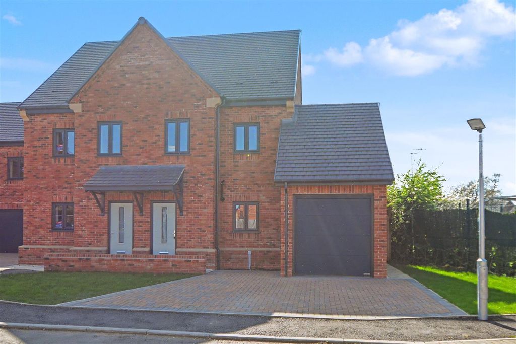 Property photo 1 of 22 Front_2.Jpeg