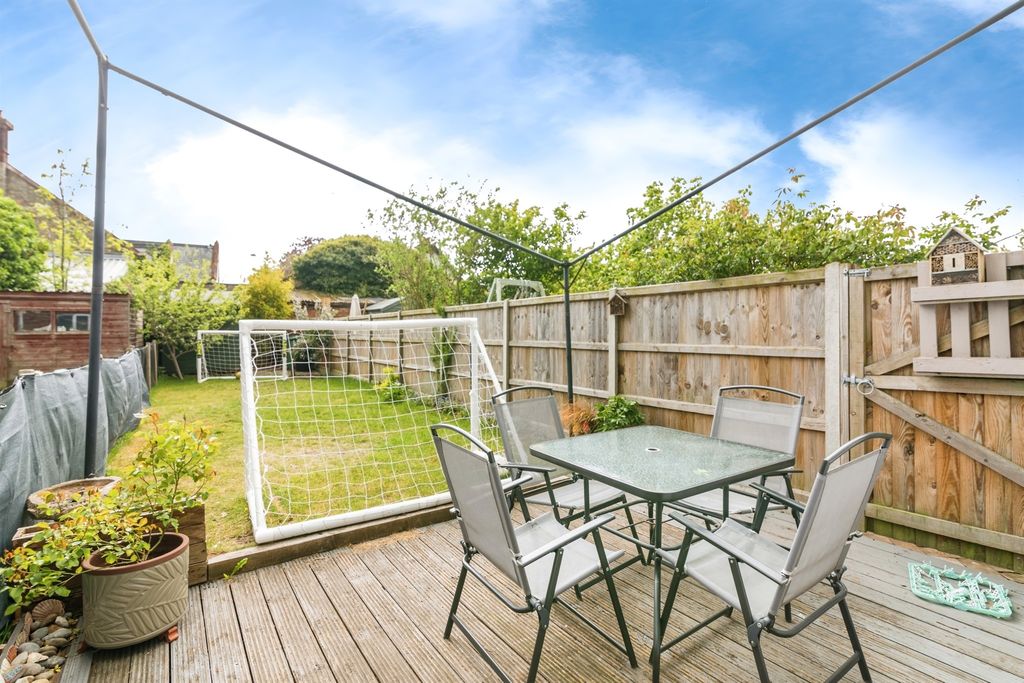 Property photo 2 of 17