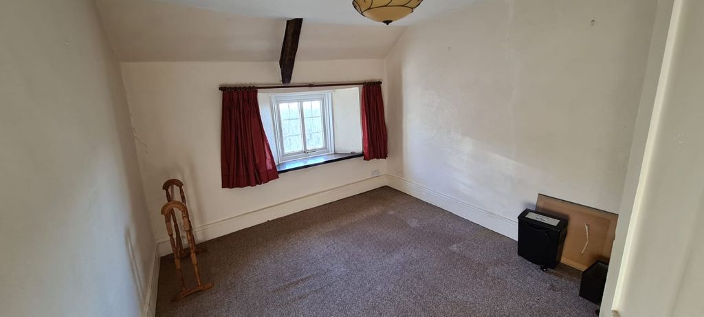 Property photo 3 of 34