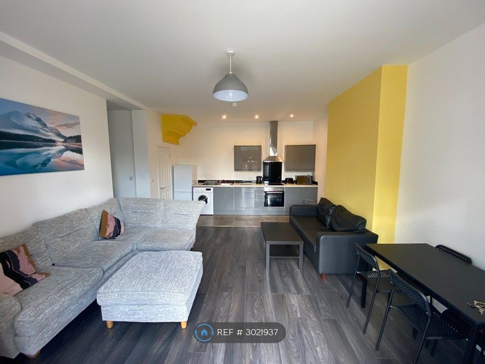 Property photo 2 of 12