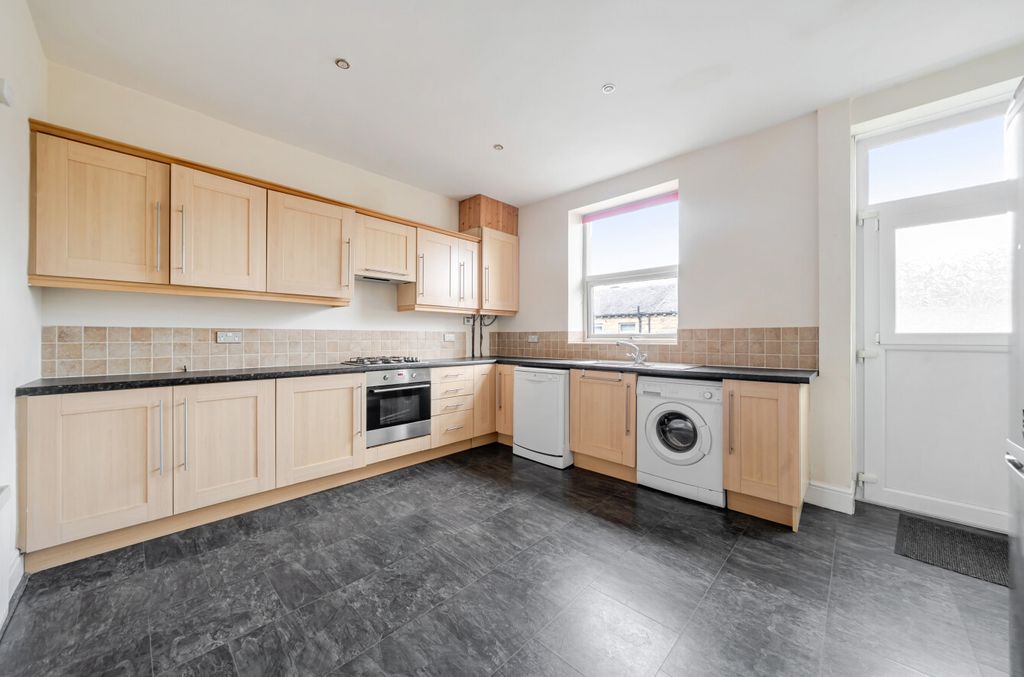 Property photo 3 of 17 1465857-5-6A0De10...