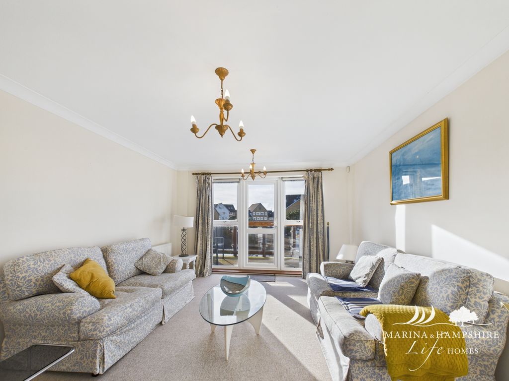 Property photo 3 of 36 Cam03915G0-Pr0025-Still026