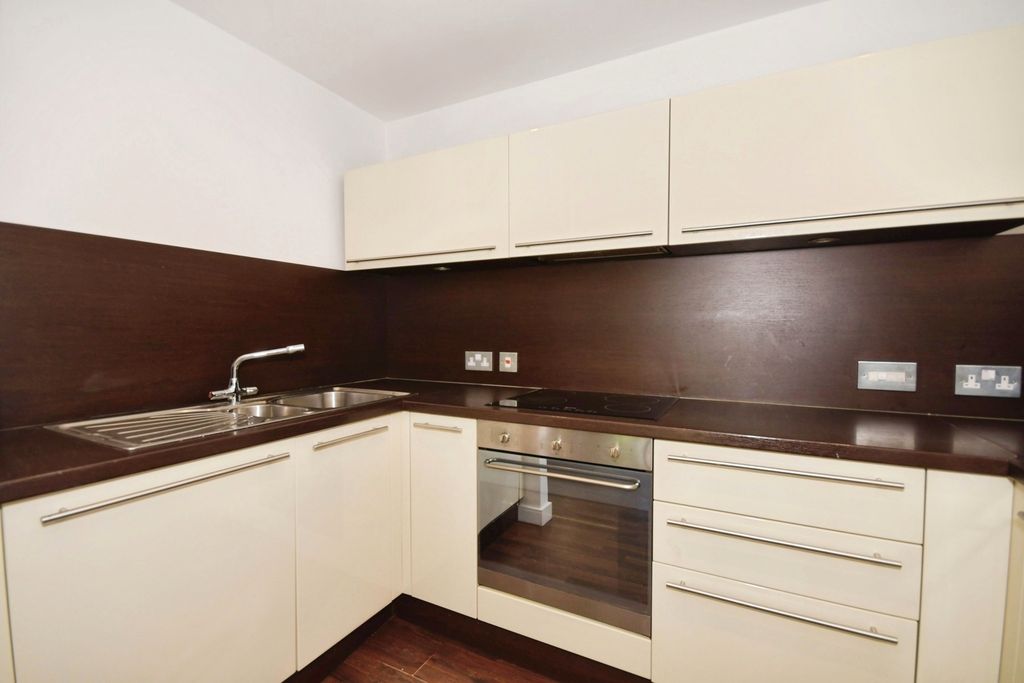 Property photo 3 of 14 Kitchen