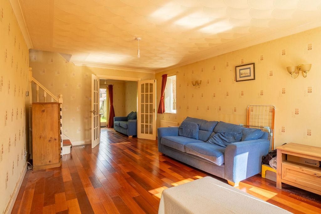 Property photo 2 of 38