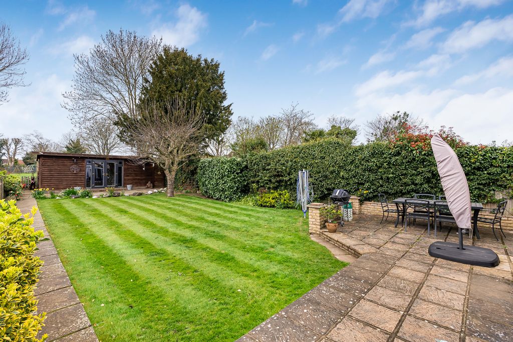 Property photo 3 of 38 Rear Garden 1