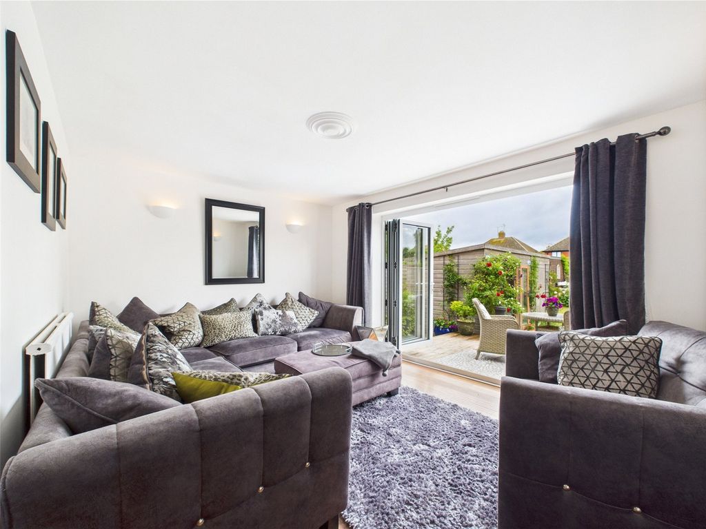 Property photo 2 of 19 Picture No. 14