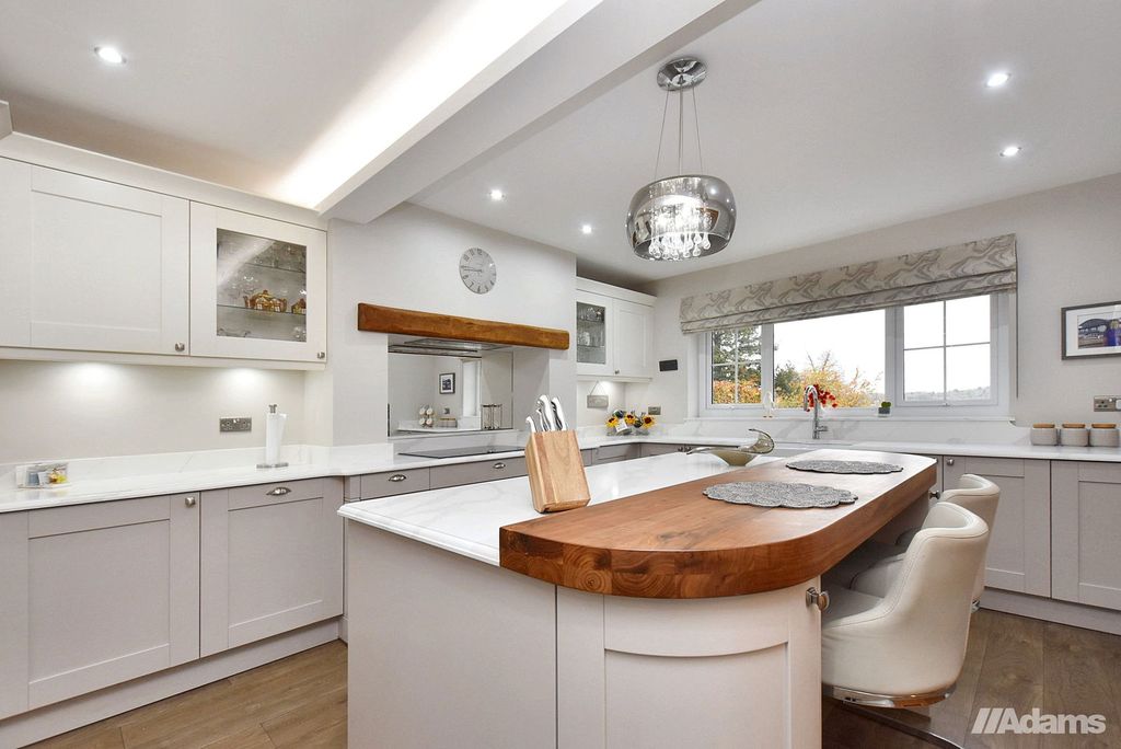 Property photo 2 of 49