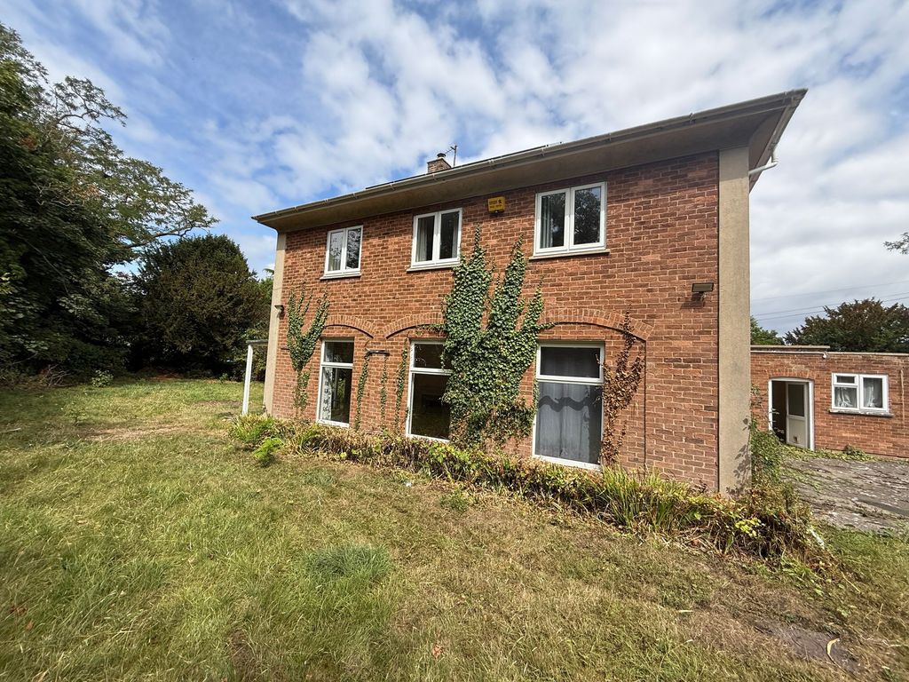 Property photo 2 of 13