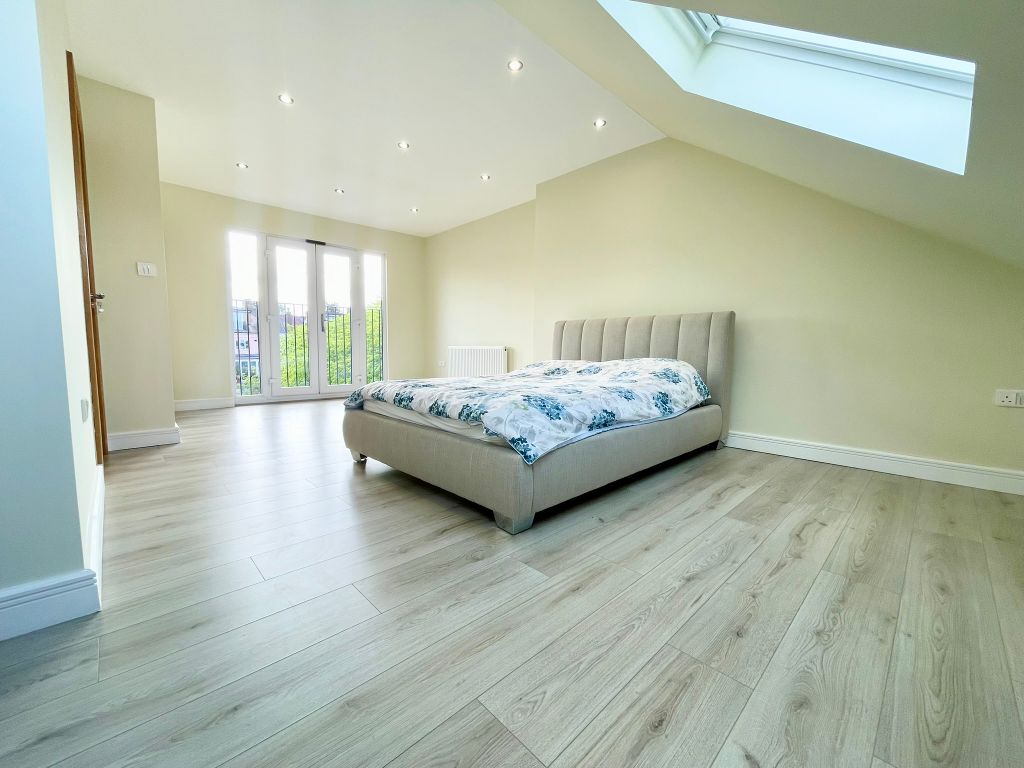 Property photo 2 of 52