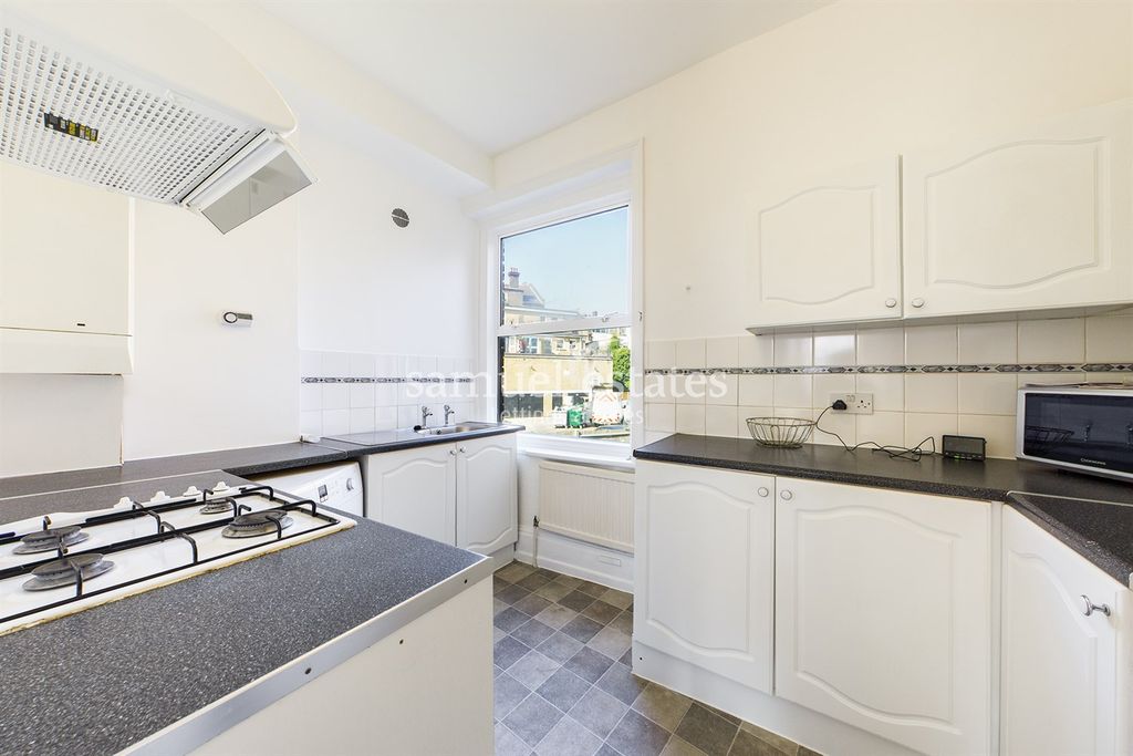 Property photo 3 of 6 Kitchen