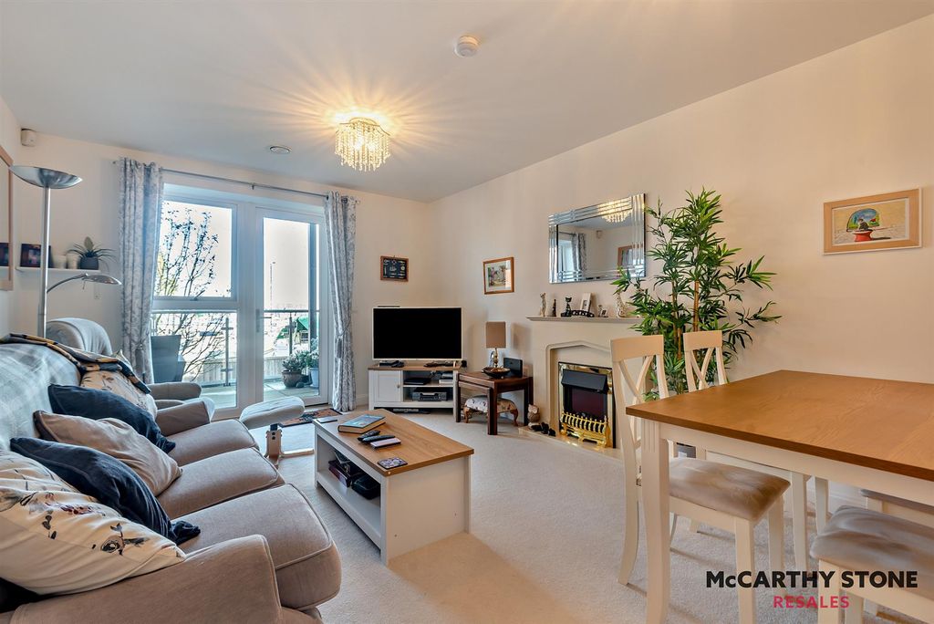 Property photo 2 of 38 8625893-Interior11-800.Jpg