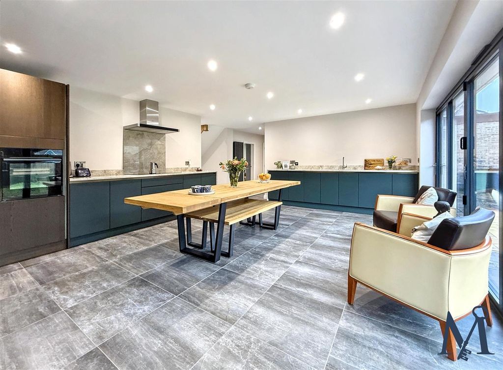 Property photo 3 of 32 Kitchen Diner