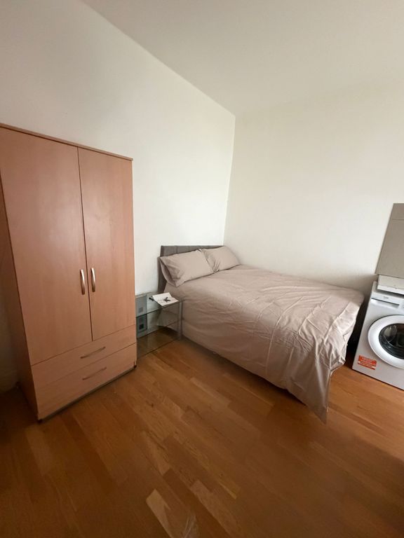 Property photo 1 of 4