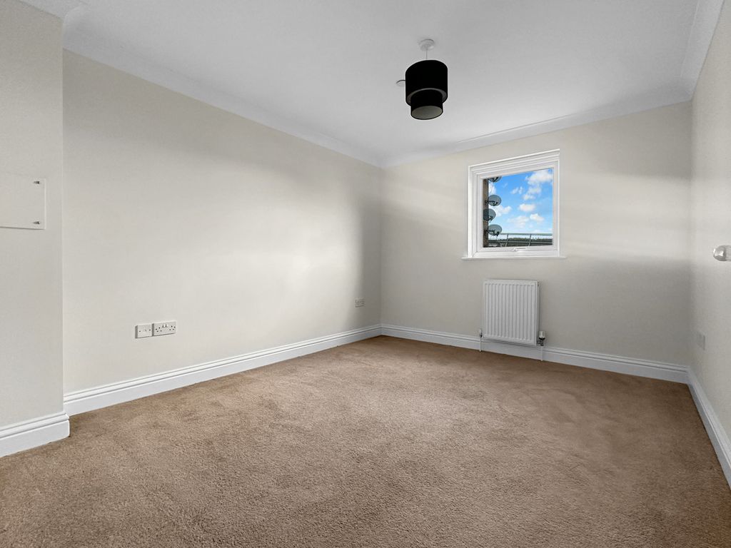 Property photo 3 of 6