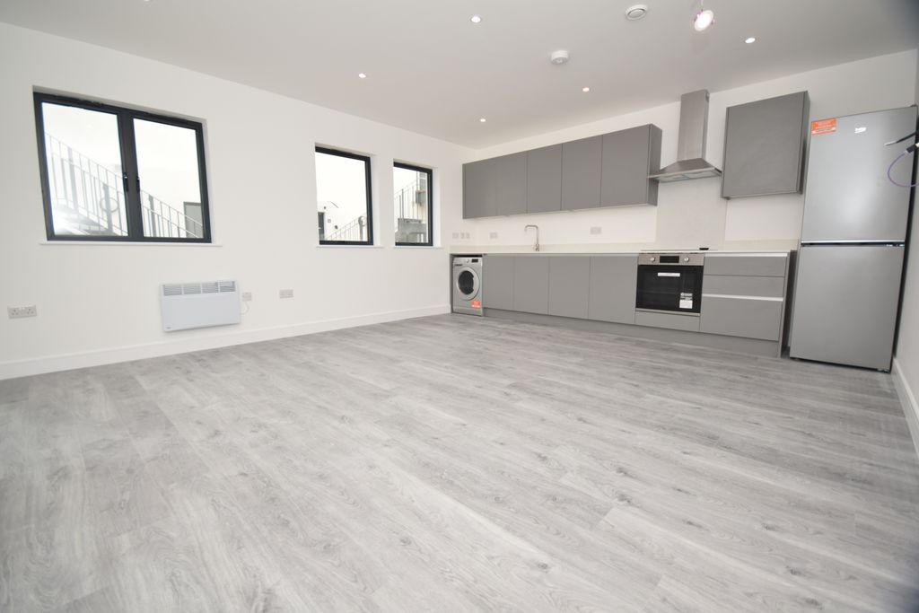 Property photo 2 of 13 Kitchen/Lounge