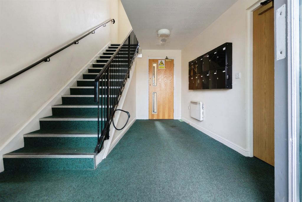 Property photo 2 of 3