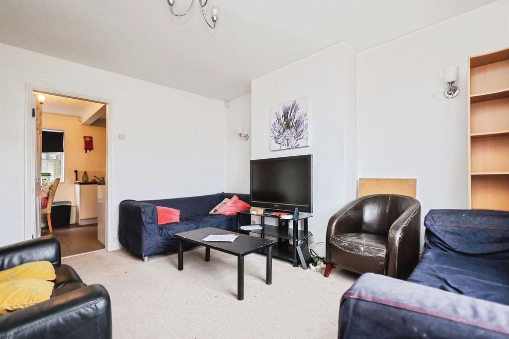 Property photo 3 of 21