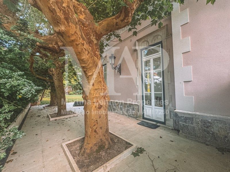 Property photo 3 of 41