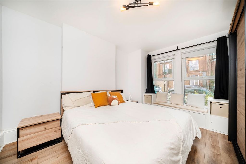 Property photo 3 of 8