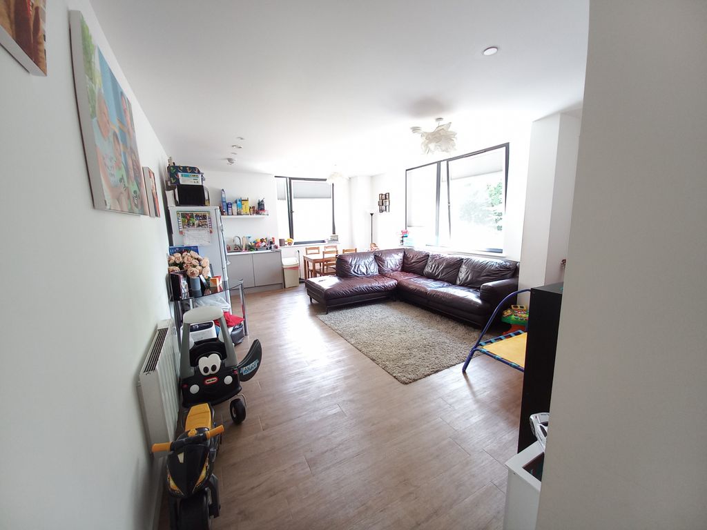 Property photo 2 of 6 Gallery
