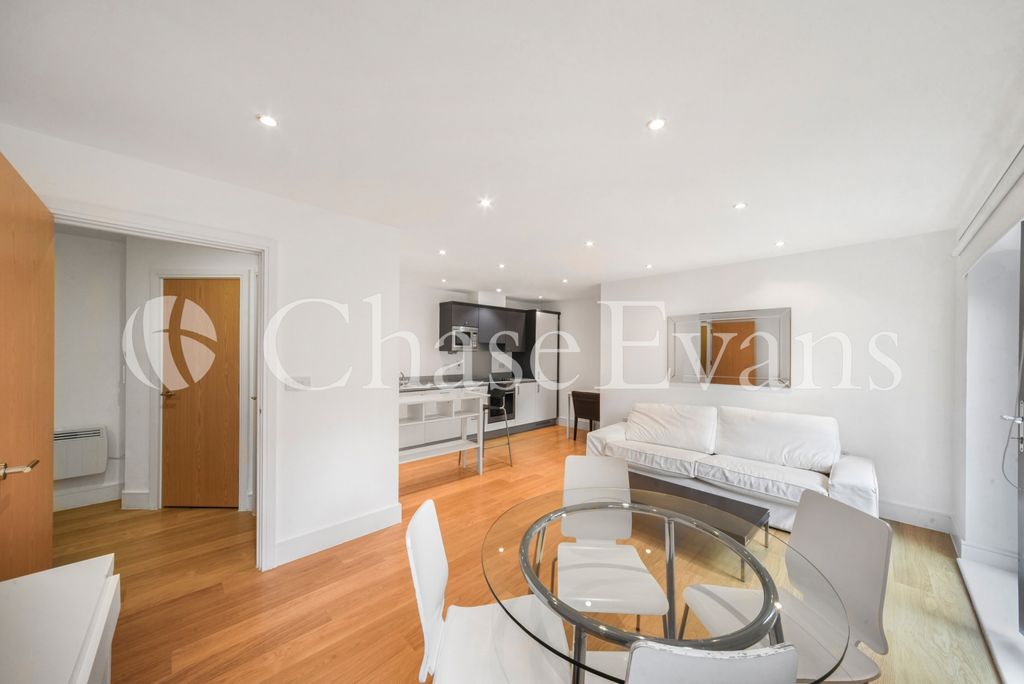 Property photo 3 of 9 Living Area