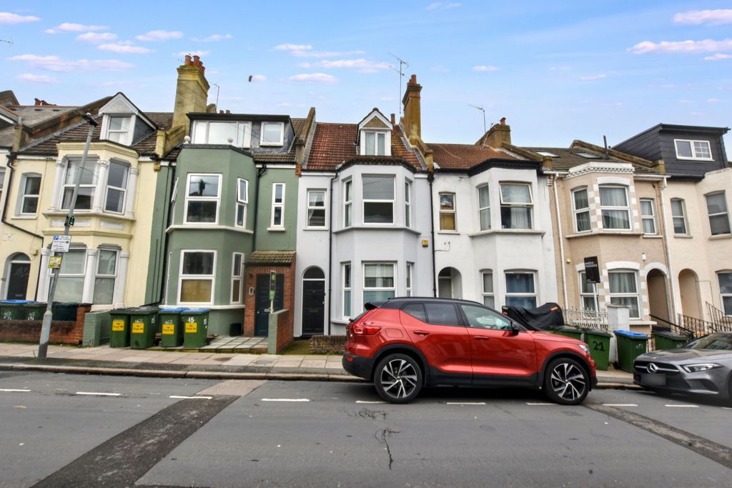 Property photo 1 of 9 17 Floyd Road, Charlton, London, Se7 8Ay