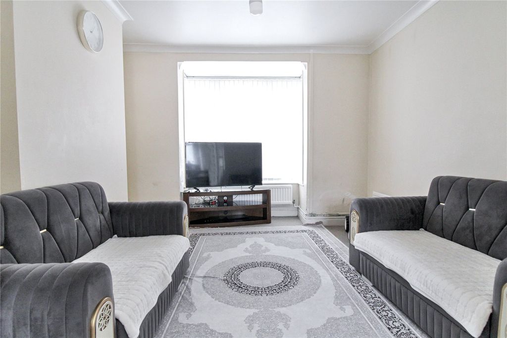 Property photo 2 of 10 Picture No. 06