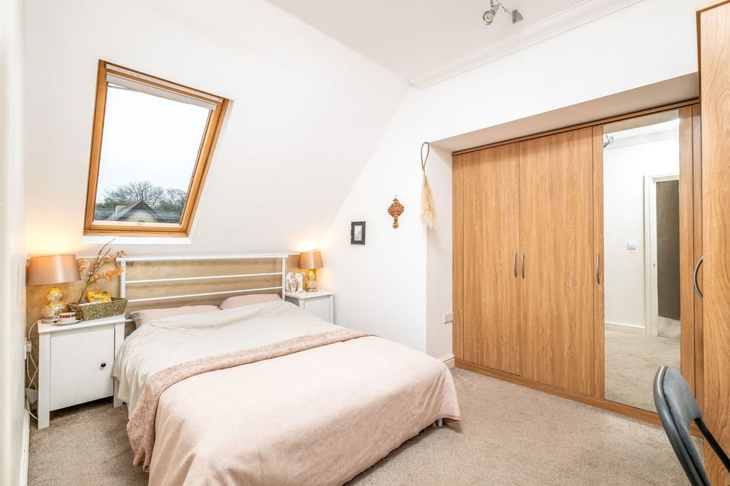 Additional image 14 of 2 bed flat for saleKingsley Avenue, Fairfield, Hitchin SG5