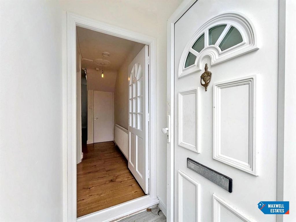 Property photo 2 of 15 Milling Rd 2.1.Jpg