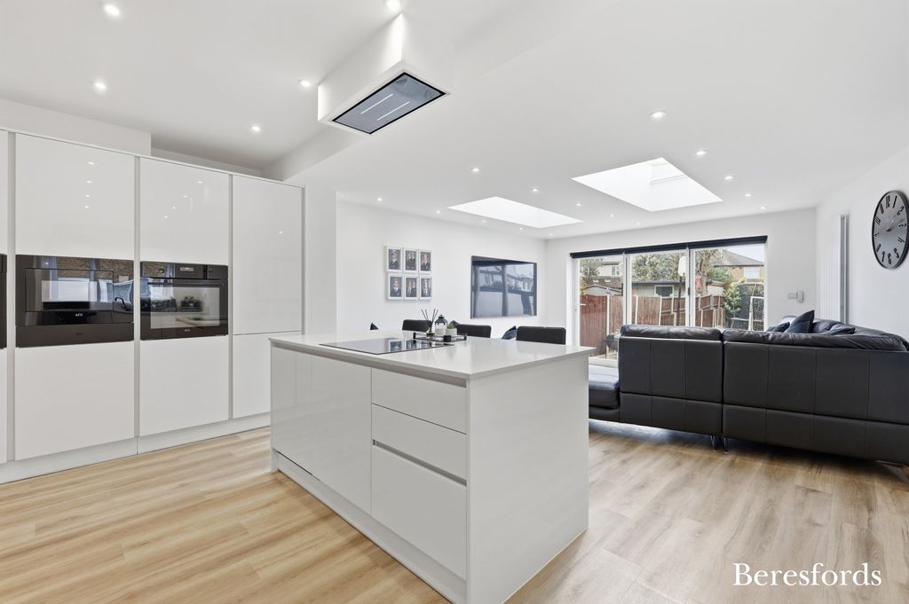 Property photo 2 of 16 Picture No. 16