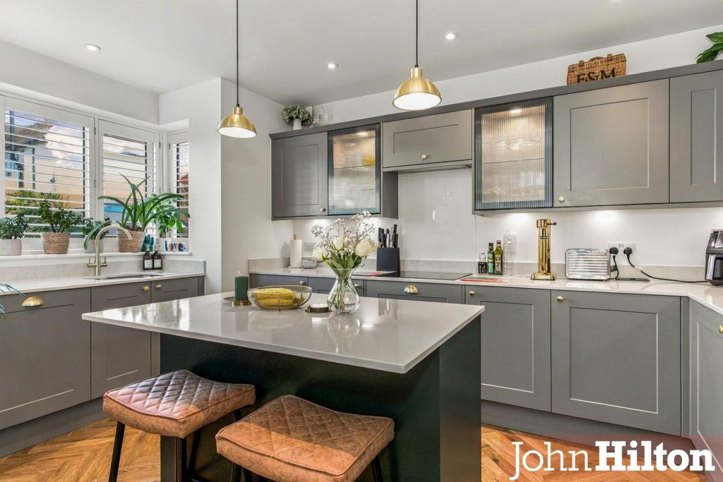 Property photo 3 of 31 Newlands Road-28.Jpg