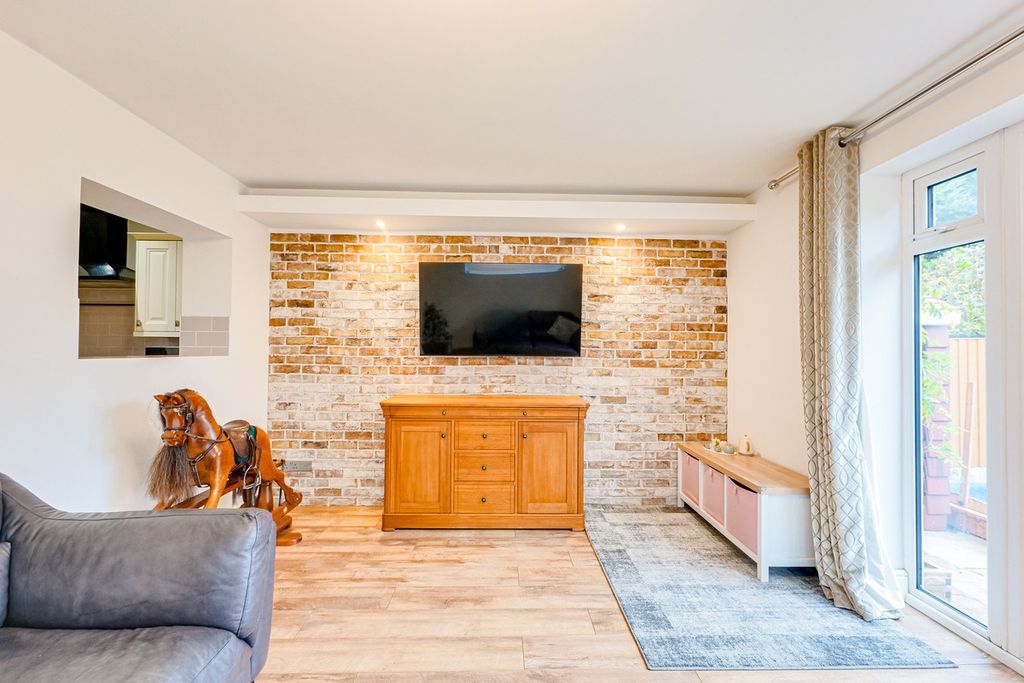 Property photo 3 of 24