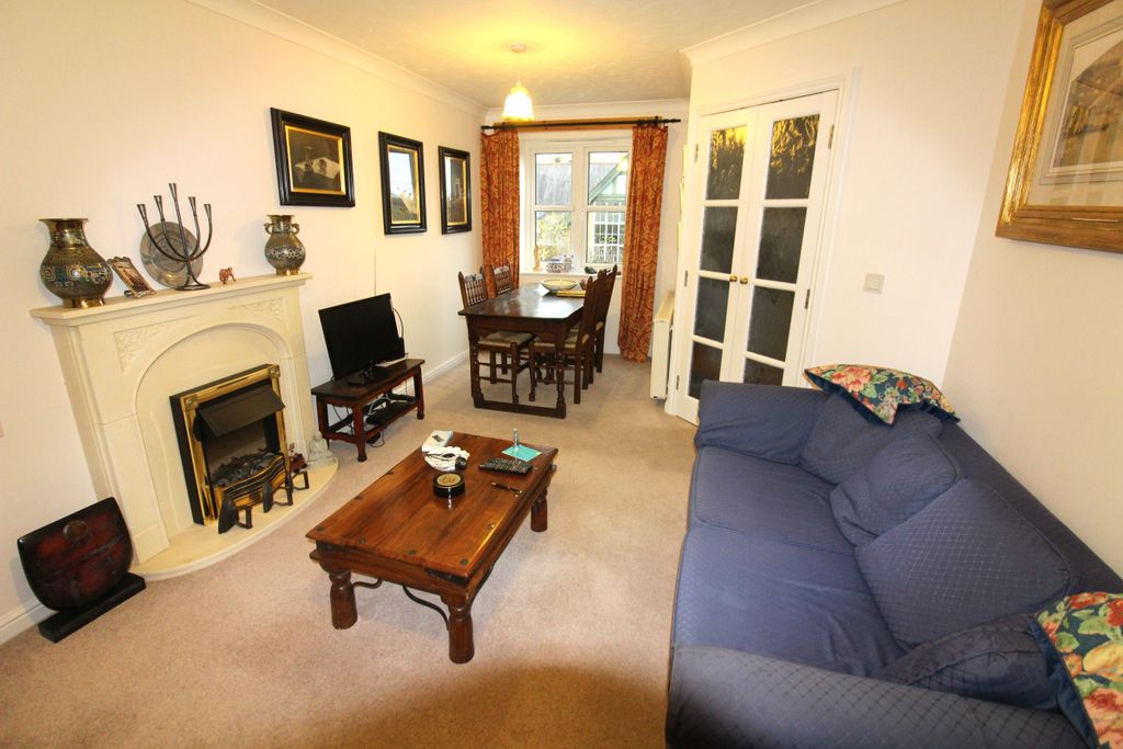 Property photo 2 of 10