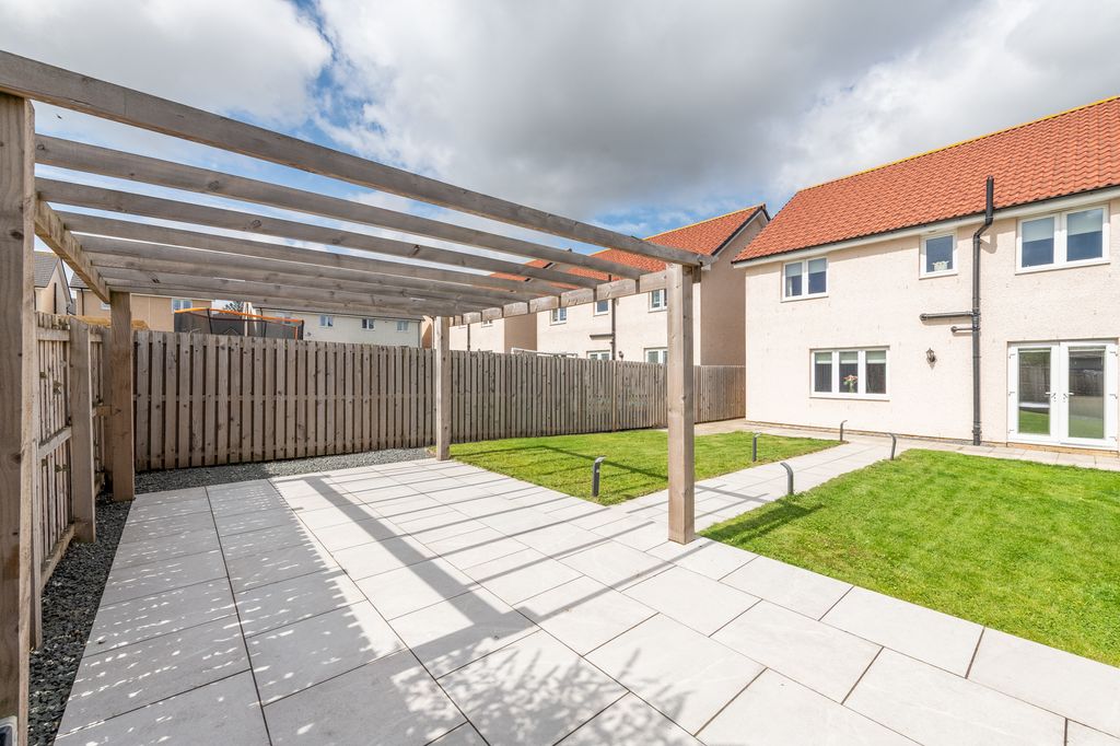 Property photo 2 of 54