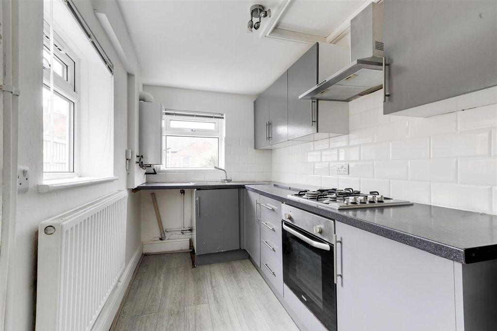 Property photo 2 of 14