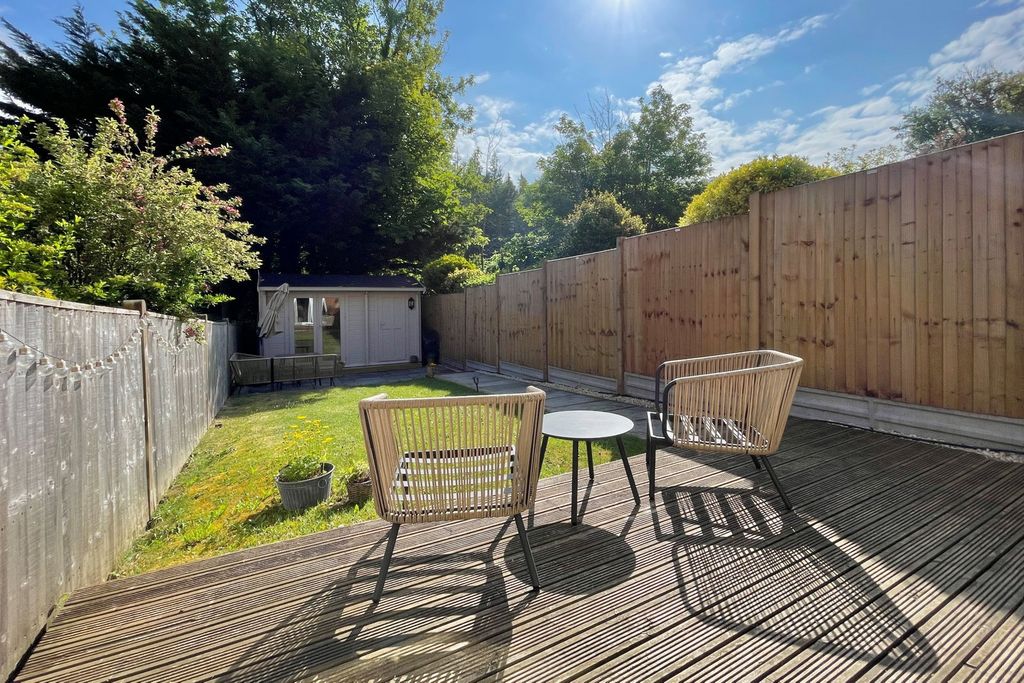 Property photo 2 of 32