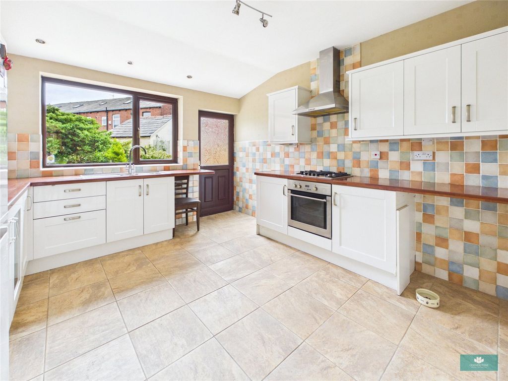 Property photo 3 of 26 Picture No. 10