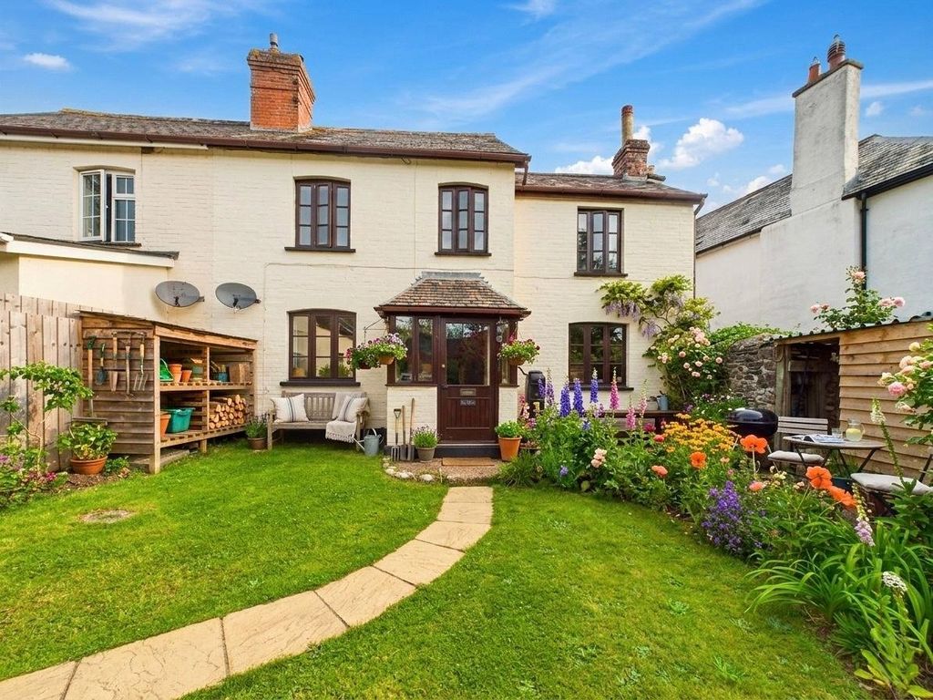 Property photo 1 of 16 Front