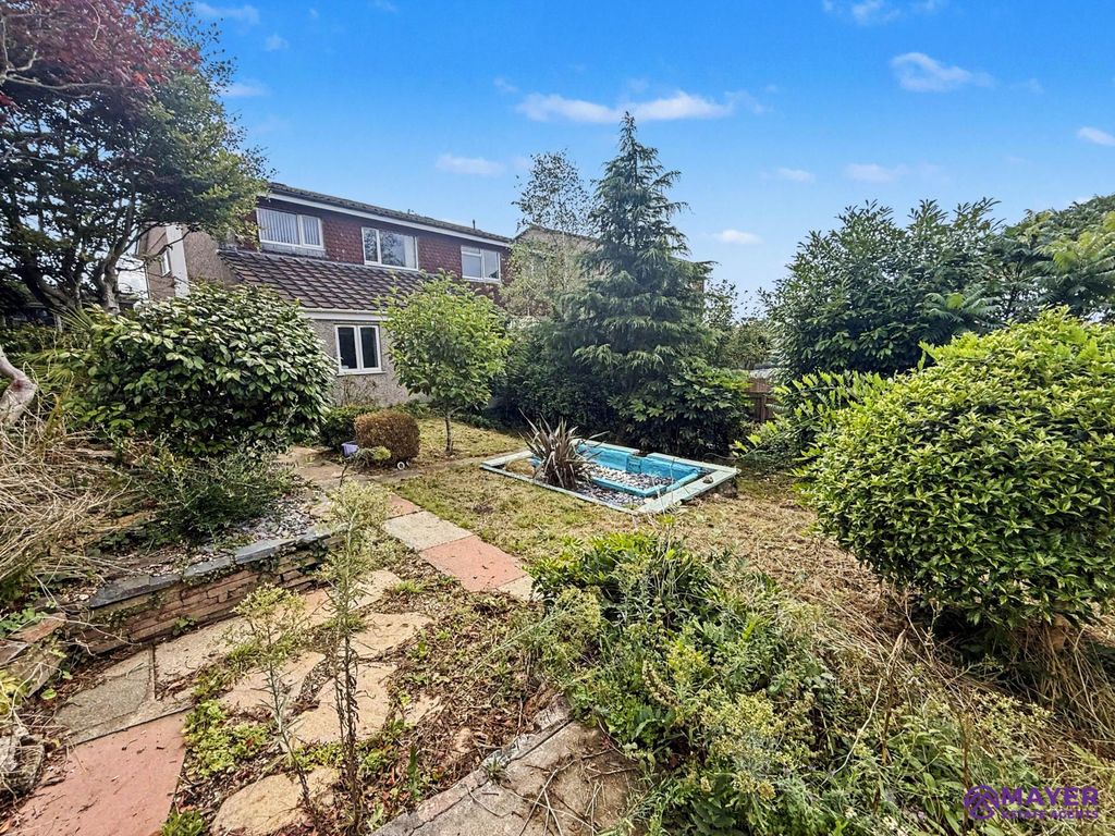Property photo 2 of 13