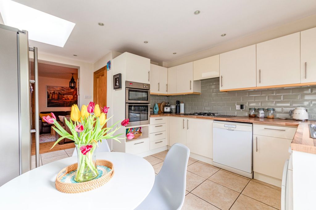 Property photo 3 of 20 Picture No. 17