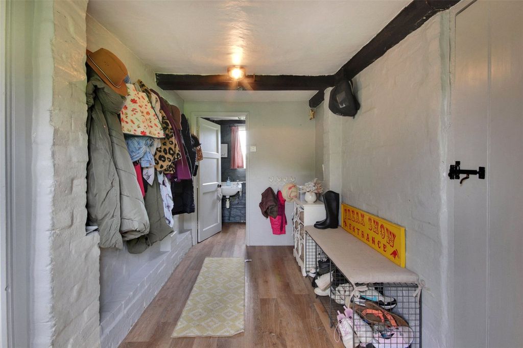 Property photo 2 of 14 Entrance Hall