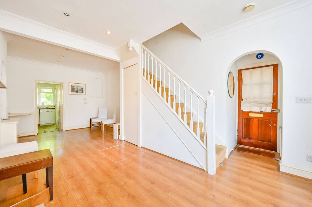 Property photo 3 of 9