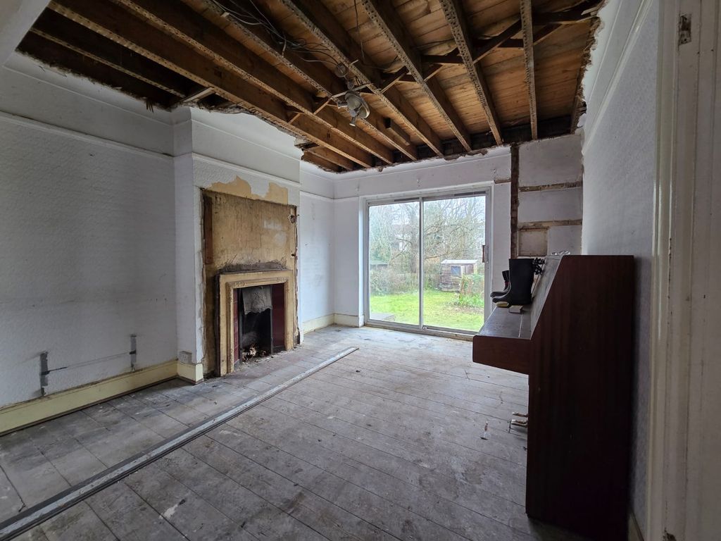 Property photo 3 of 9 Gallery