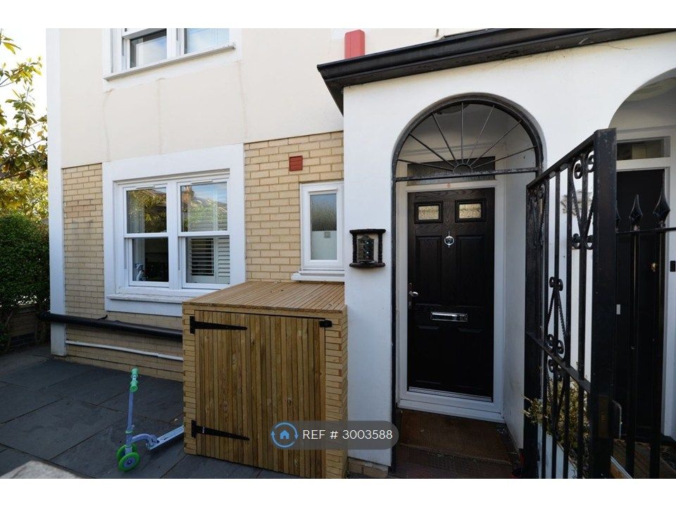 Property photo 2 of 33