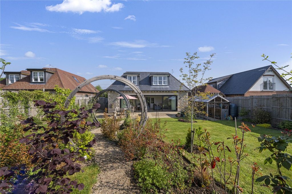 Property photo 1 of 28 Picture No. 48